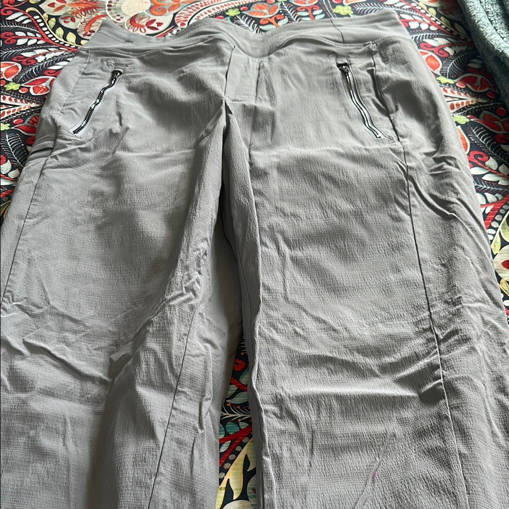 Athleta Gray Straight Leg Medium Weight Pants